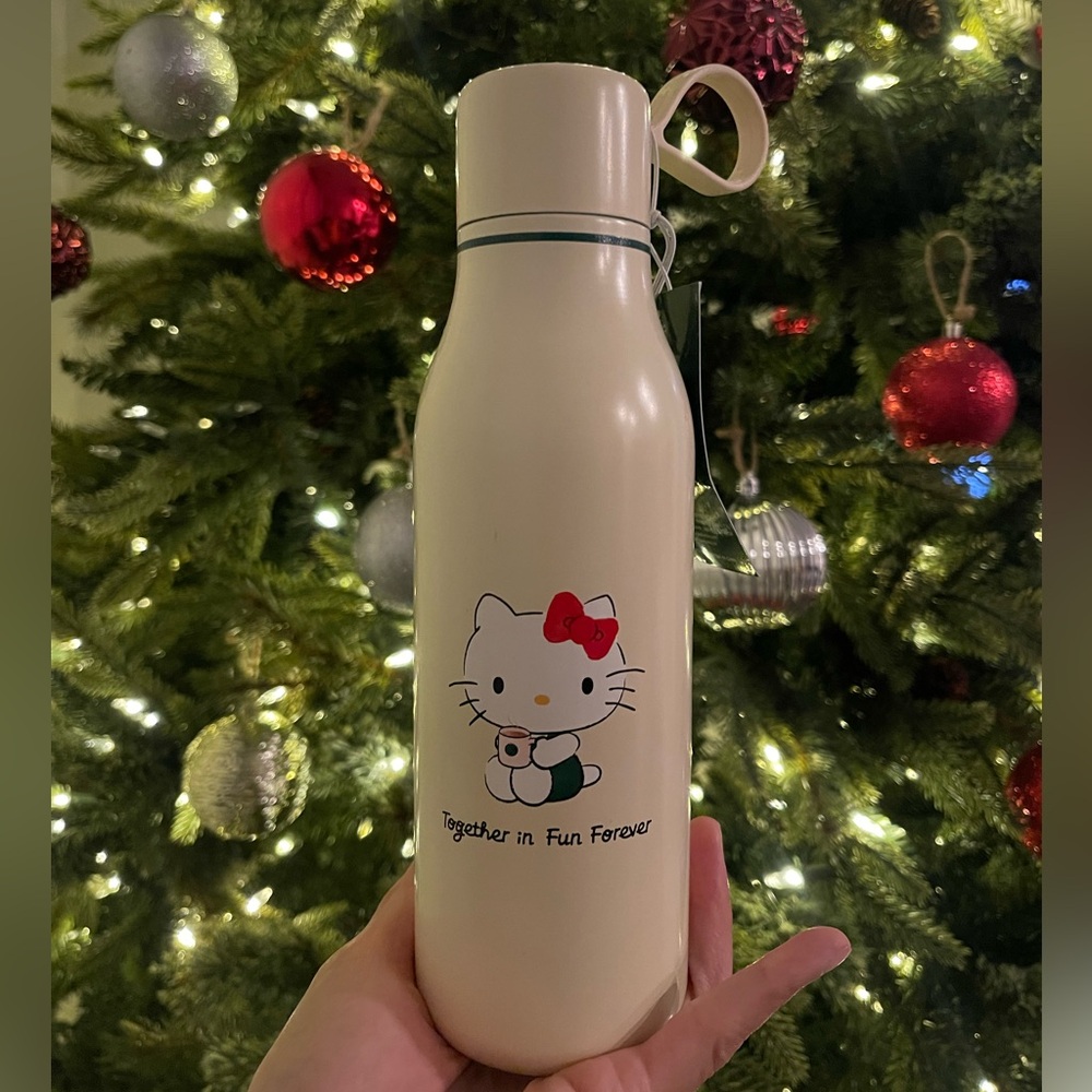 Hello Kitty x Starbucks Water Bottle Limited Edition Viral Sanrio
Collaboration